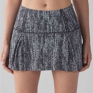 Lululemon Lost In Pace Skirt (Regular) (13") Size 8